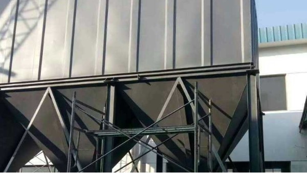 耀先脈沖布袋除塵器過濾效果99.5%，機械廠粉塵問題迎刃而解！